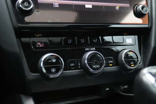 Škoda Octavia (2017) thumbnail 24