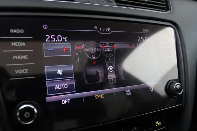 Škoda Octavia (2017) thumbnail 32