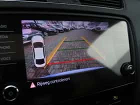 Škoda Octavia (2017) thumbnail 7