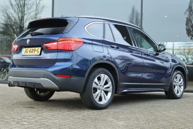 BMW X1 (2016) thumbnail 2