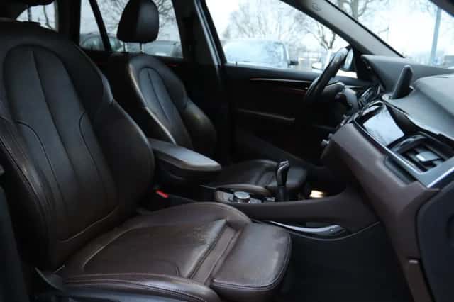 BMW X1 (2016) thumbnail 3