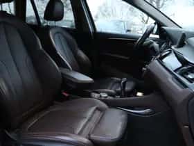 BMW X1 (2016) thumbnail 3