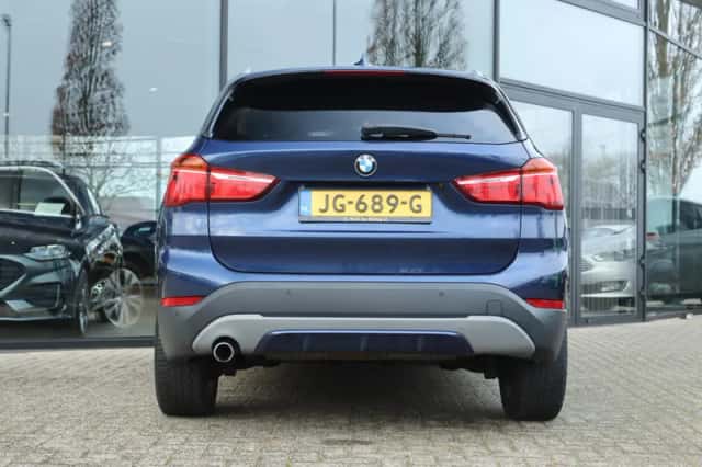 BMW X1 (2016) thumbnail 9