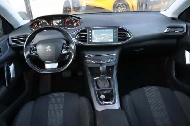 Peugeot 308 (2016) thumbnail 14