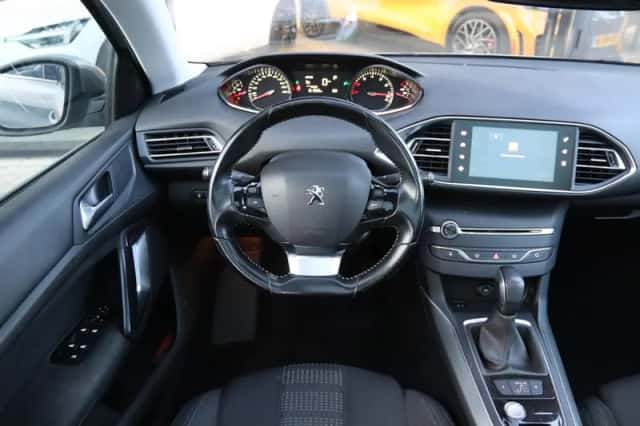 Peugeot 308 (2016) thumbnail 15