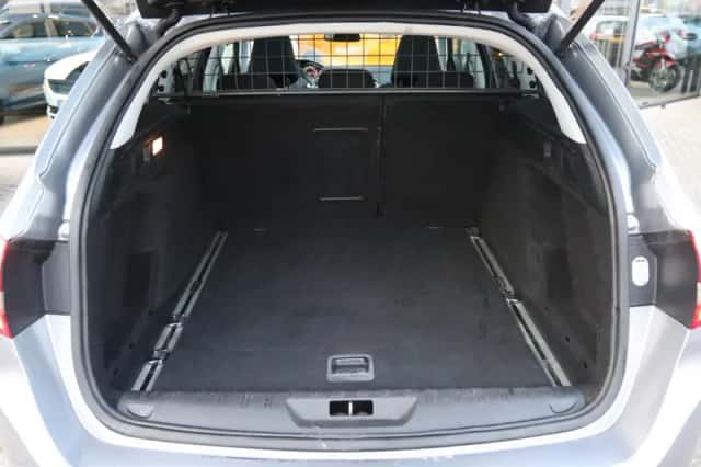 Peugeot 308 (2016) thumbnail 16