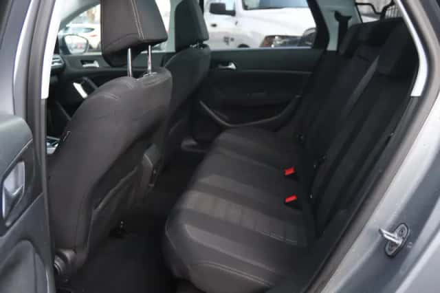 Peugeot 308 (2016) thumbnail 17