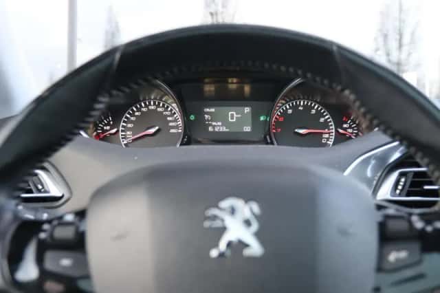 Peugeot 308 (2016) thumbnail 20