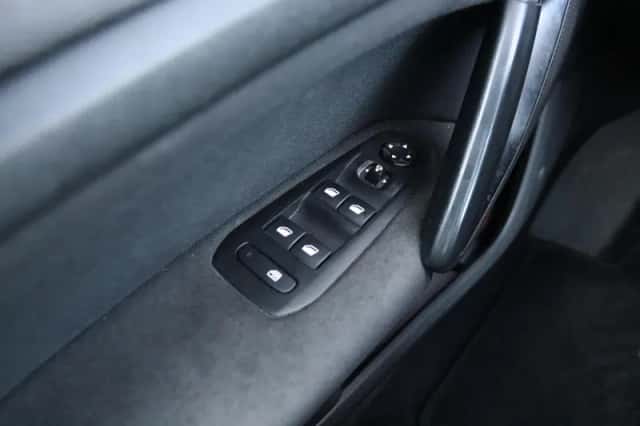 Peugeot 308 (2016) thumbnail 22