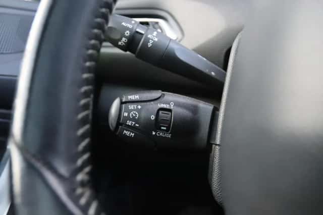 Peugeot 308 (2016) thumbnail 23