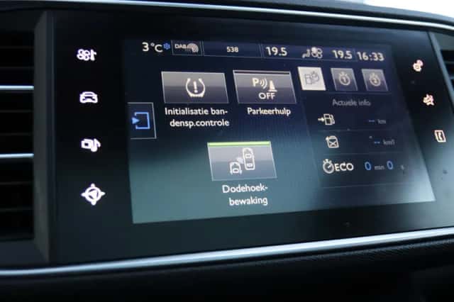 Peugeot 308 (2016) thumbnail 28