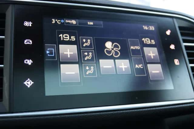 Peugeot 308 (2016) thumbnail 29