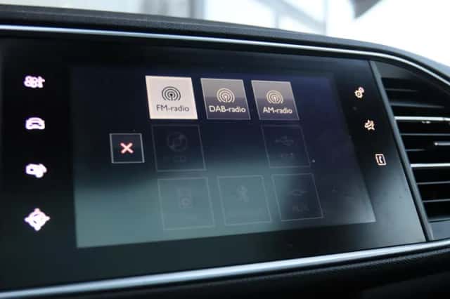Peugeot 308 (2016) thumbnail 32