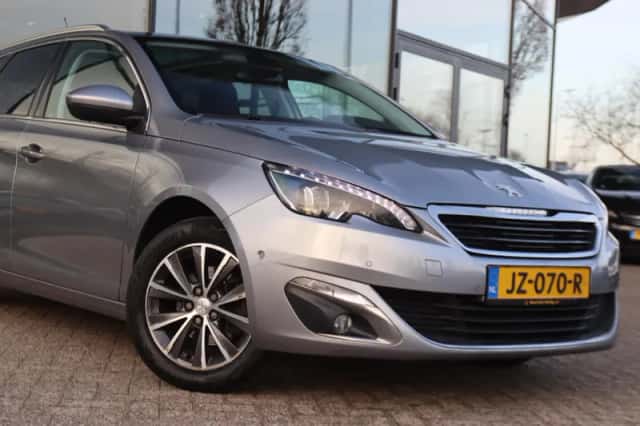 Peugeot 308 (2016) thumbnail 9
