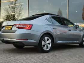 Škoda Superb (2018) thumbnail 2