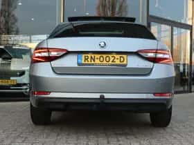 Škoda Superb (2018) thumbnail 11