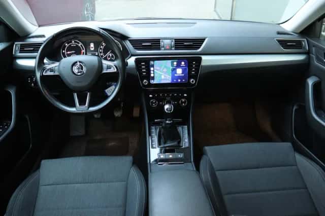 Škoda Superb (2018) thumbnail 13