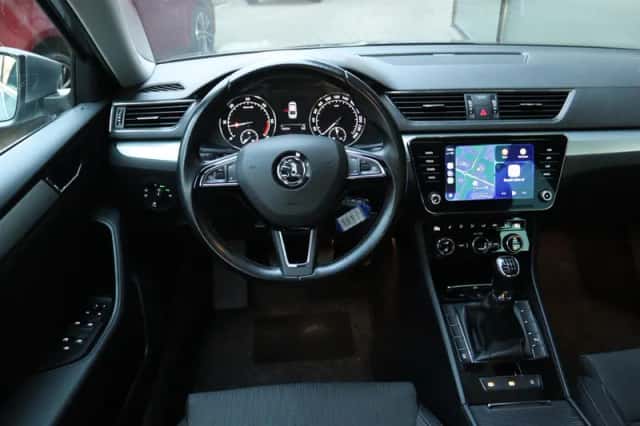 Škoda Superb (2018) thumbnail 14