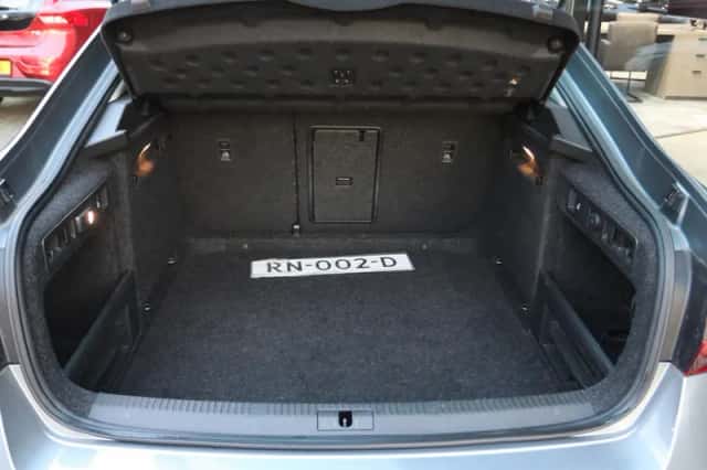 Škoda Superb (2018) thumbnail 16