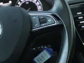 Škoda Superb (2018) thumbnail 19