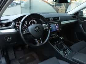 Škoda Superb (2018) thumbnail 3