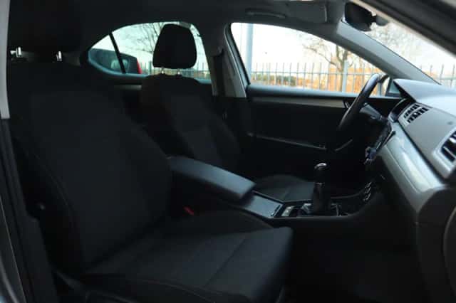 Škoda Superb (2018) thumbnail 4