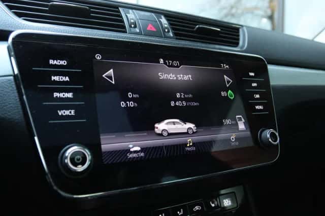 Škoda Superb (2018) thumbnail 31
