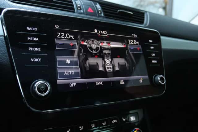 Škoda Superb (2018) thumbnail 33