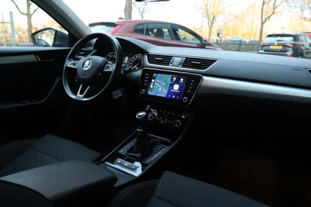 Škoda Superb (2018) thumbnail 7