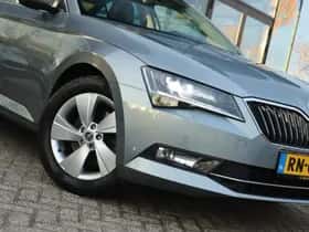Škoda Superb (2018) thumbnail 9