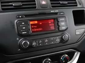 Kia Rio (2013) thumbnail 21