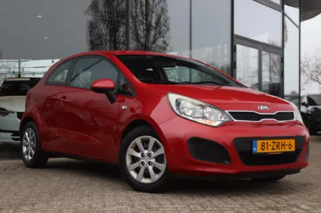 Kia Rio (2013) thumbnail 7