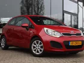 Kia Rio (2013) thumbnail 7