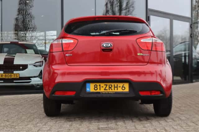 Kia Rio (2013) thumbnail 9