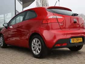 Kia Rio (2013) thumbnail 10