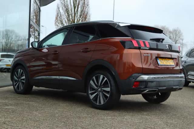 Peugeot 3008 (2017) thumbnail 11