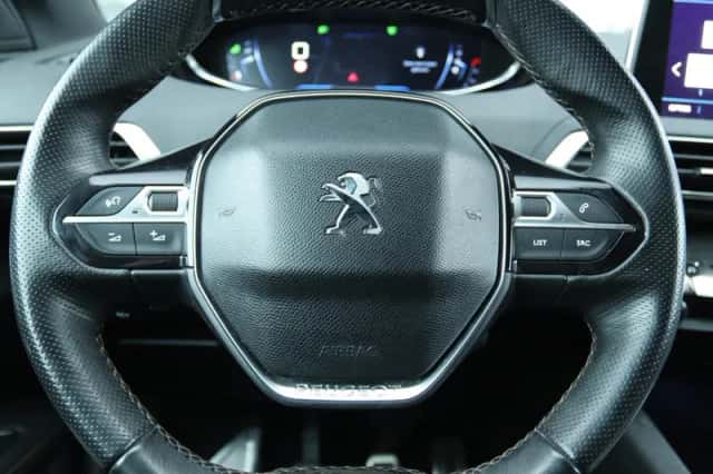 Peugeot 3008 (2017) thumbnail 18