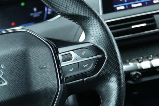 Peugeot 3008 (2017) thumbnail 20