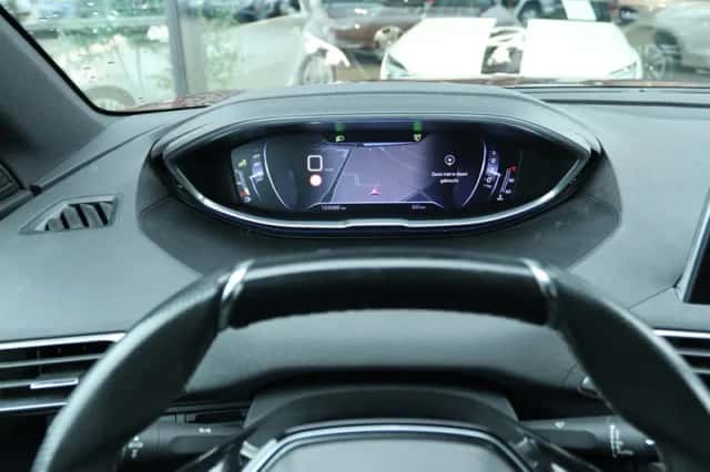 Peugeot 3008 (2017) thumbnail 23