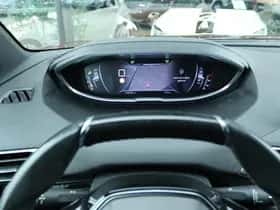 Peugeot 3008 (2017) thumbnail 23