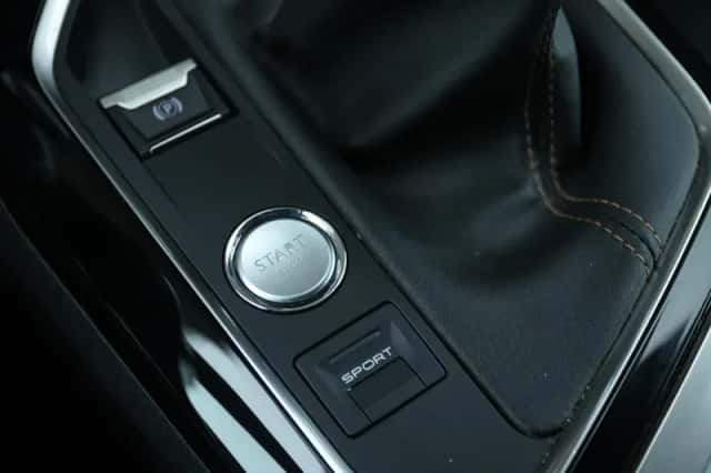 Peugeot 3008 (2017) thumbnail 29