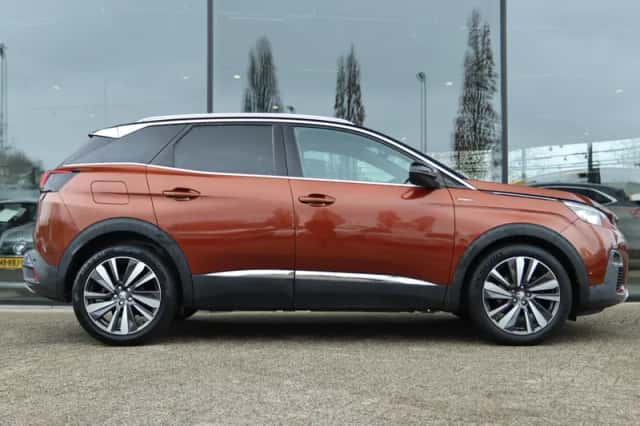 Peugeot 3008 (2017) thumbnail 9