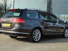 Volkswagen Passat (2012) thumbnail 2