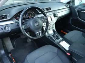 Volkswagen Passat (2012) thumbnail 3