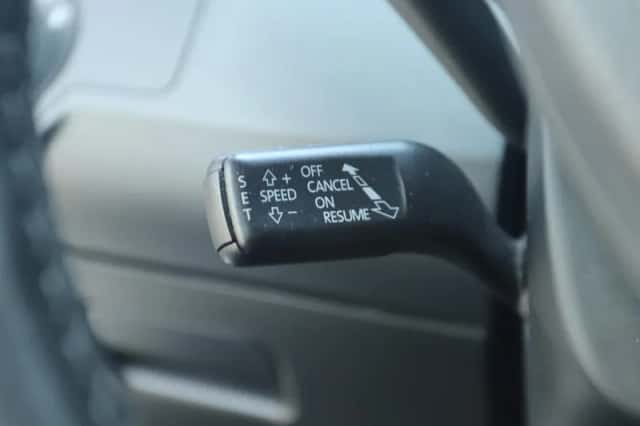 Volkswagen Passat (2012) thumbnail 22
