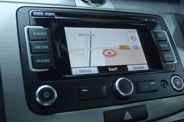 Volkswagen Passat (2012) thumbnail 27