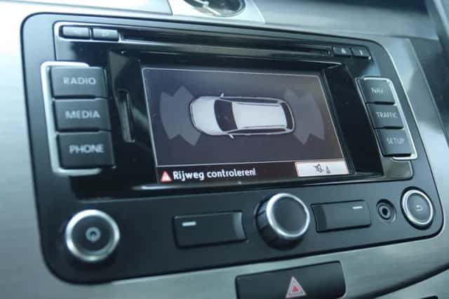 Volkswagen Passat (2012) thumbnail 28