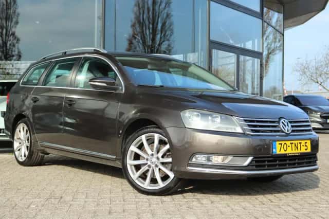 Volkswagen Passat (2012) thumbnail 6