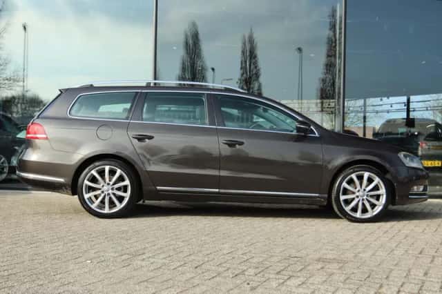 Volkswagen Passat (2012) thumbnail 7