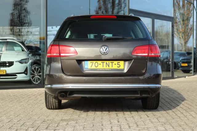 Volkswagen Passat (2012) thumbnail 8